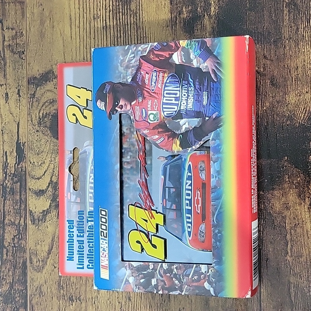 Vintage Jeff Gordon 2 deck playing cards in collectible tin